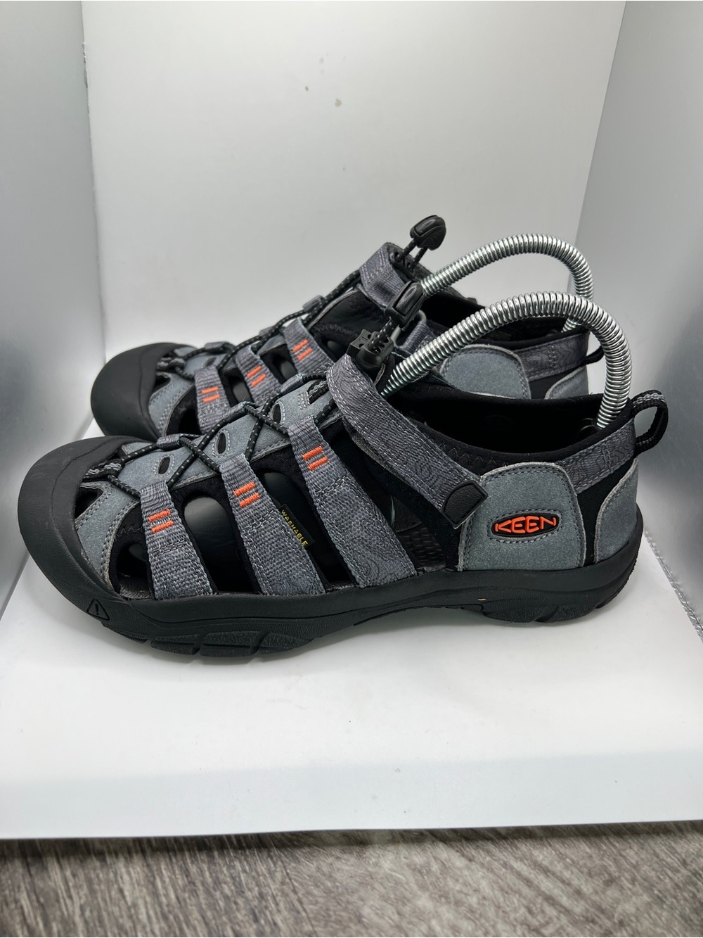 Men’s KEEN Waterproof Sandals Size 7